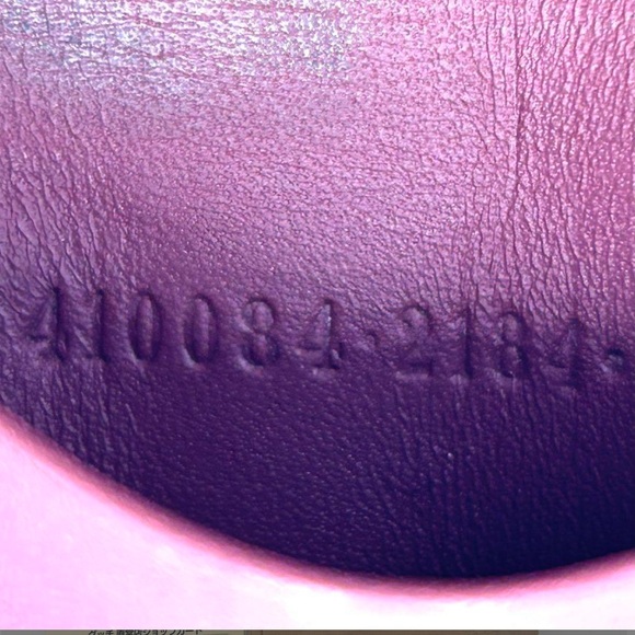 Gucci Floral KeyCase - Picture 6 of 14